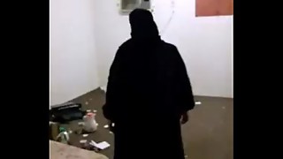 pakistani darzi na dungeon me maa ki moti gand mari
